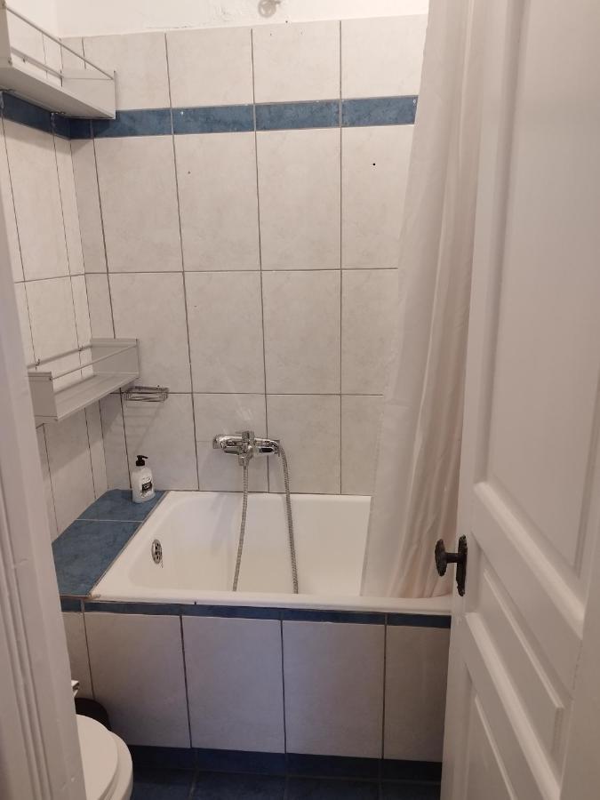Комната Pilika 4Room With Shared Bath Athens Exterior photo