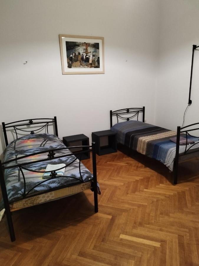 Комната Pilika 4Room With Shared Bath Athens Exterior photo