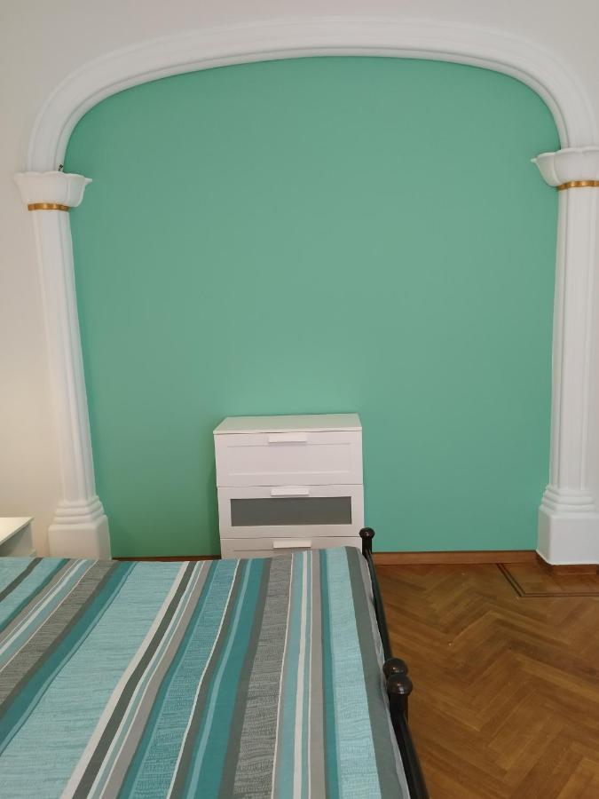 Комната Pilika 4Room With Shared Bath Athens Exterior photo